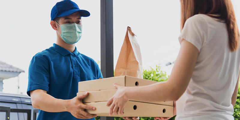 Một đơn vị fulfillment đáng tin cậy phải đảm bảo tỷ lệ xác nhận đơn trước giờ cut-off >95%, đồng thời có quy trình đóng gói – giao hàng nhanh chóng, chính xác.